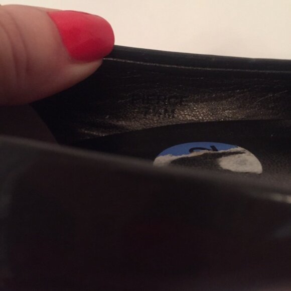 TAHARI HEELS SHOES GRAY PATENT LEATHER PUMPS GOLD ACCENT - Picture 5 of 8